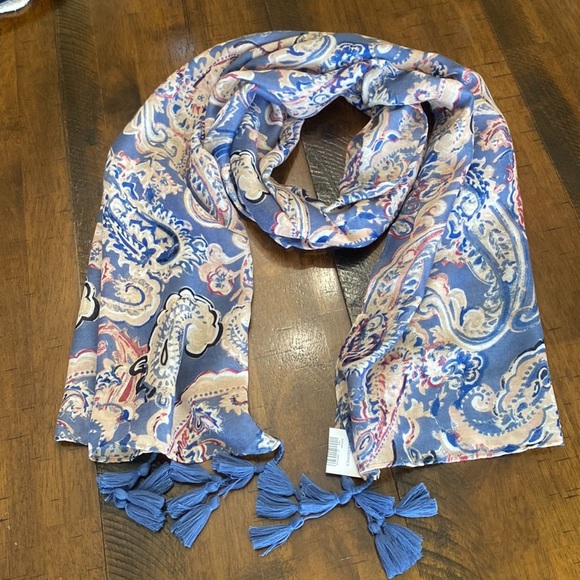 Cato Scarf 🧣 - Picture 2 of 7